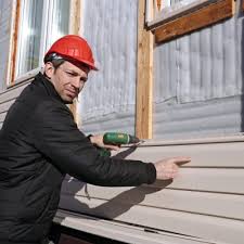 How To Choose The Right Materials for Your Siding Installation in 'Tice, FL